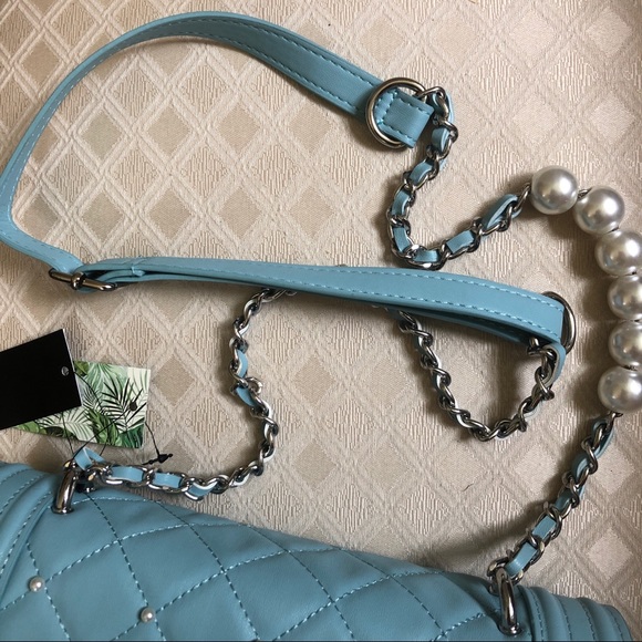 NWT Badgley Mischka light blue quilted pearl embellished chain strap crossbody - Picture 4 of 11